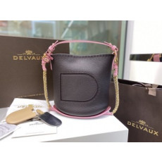 델보 팽 미니 버킷 크로스백